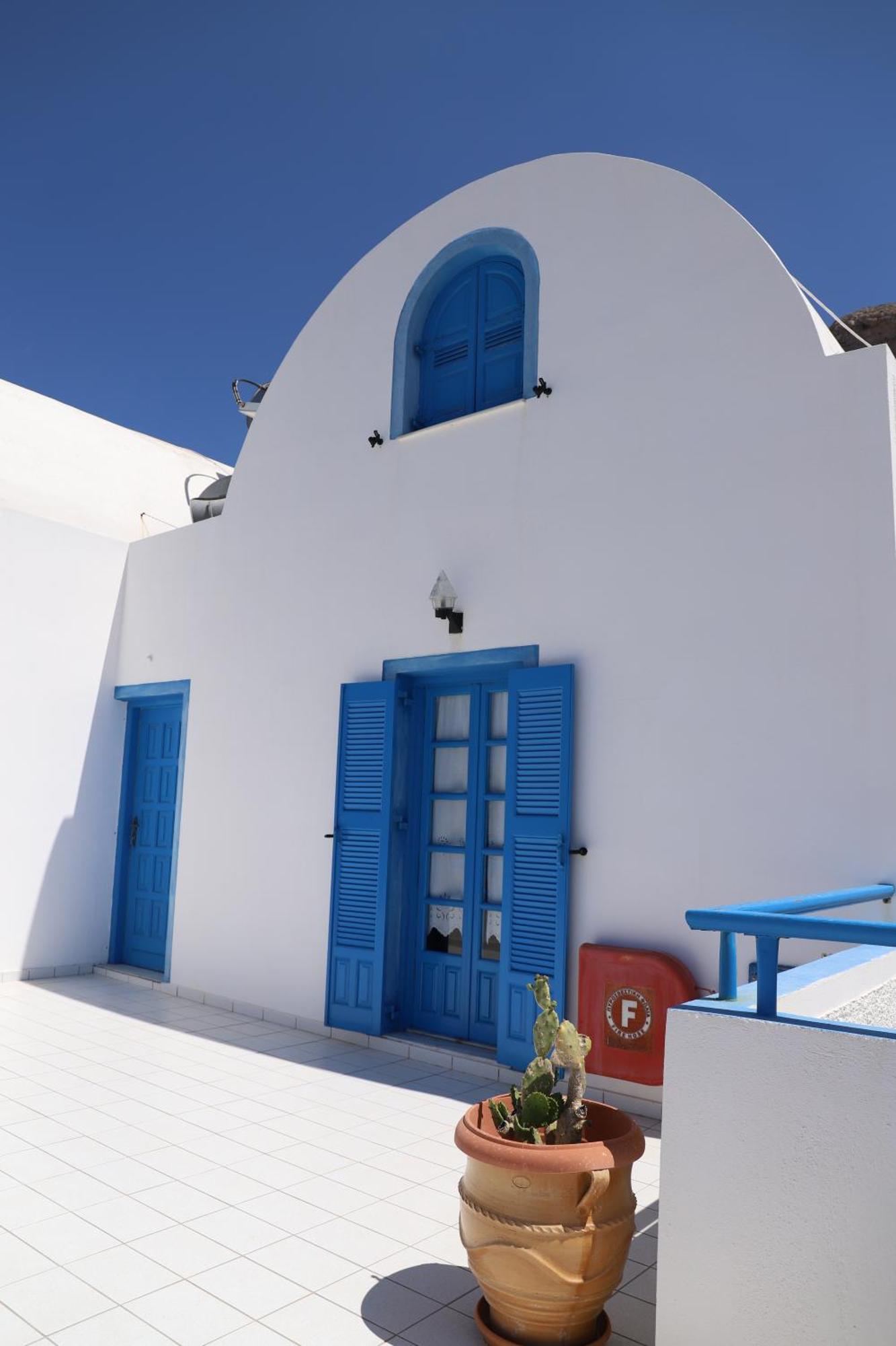 Santorini Seaside Retreat - Flora'S Summer Escape Perissa  Zewnętrze zdjęcie